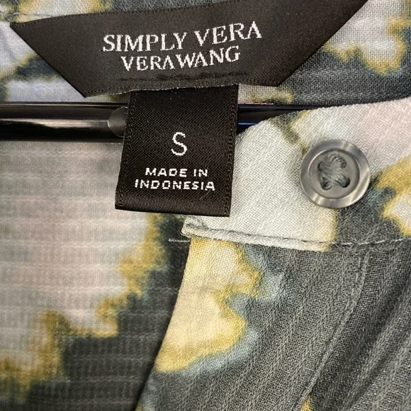 Simply Vera Blouse. - Picture 4 of 4